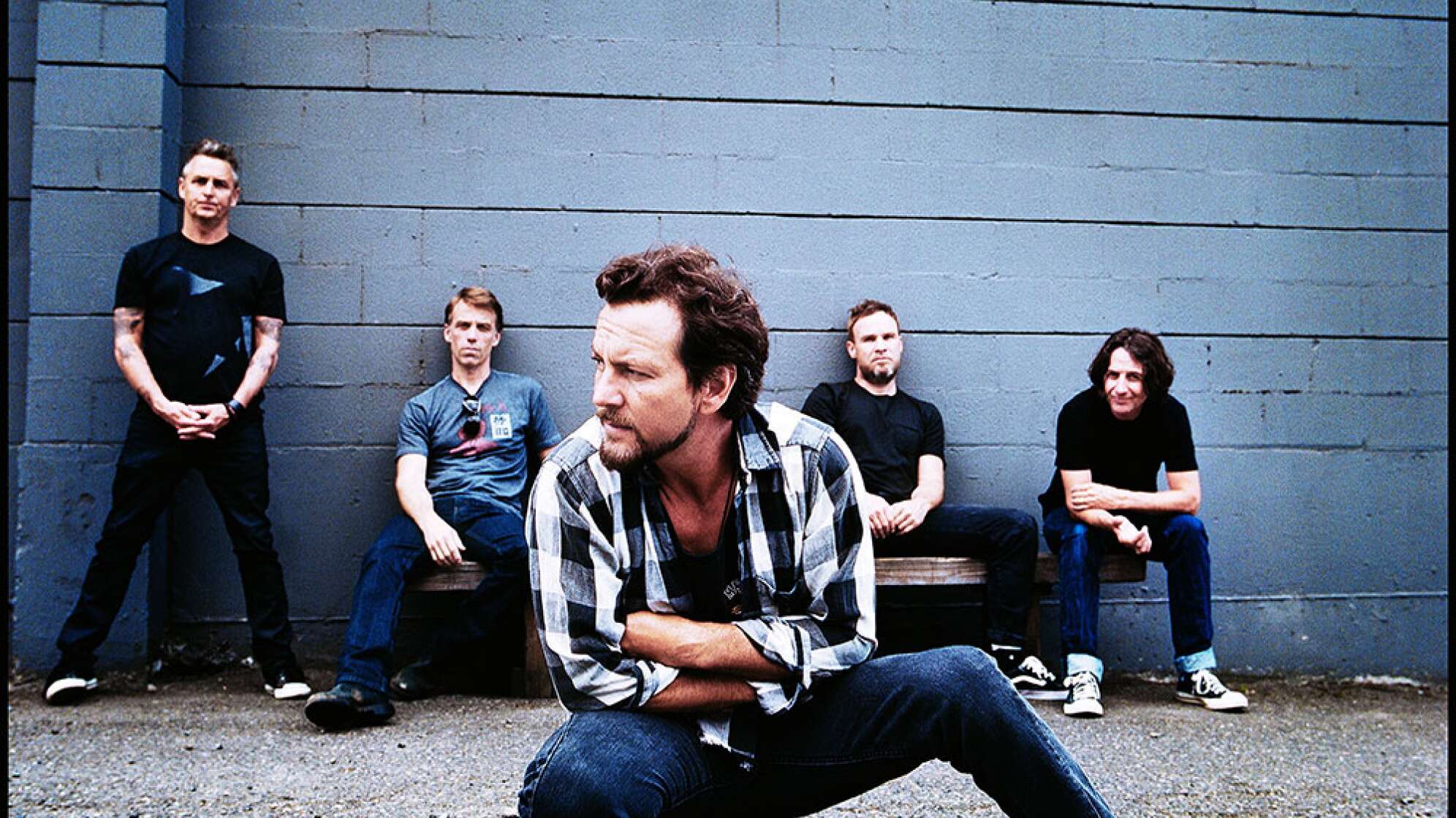 Pearl Jam als Gruppe beim Fotoshooting