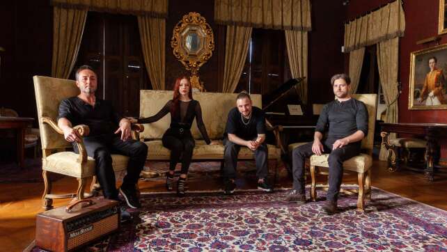 Hart und zart zugleich: Alternative Rock von RAVENGOLD