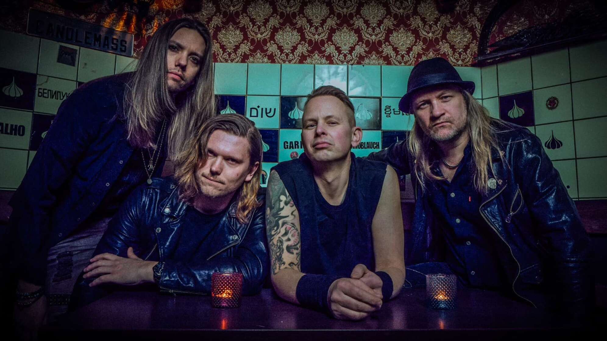 Die vier Bandmitglieder von Eclipse blicken in die Kamera