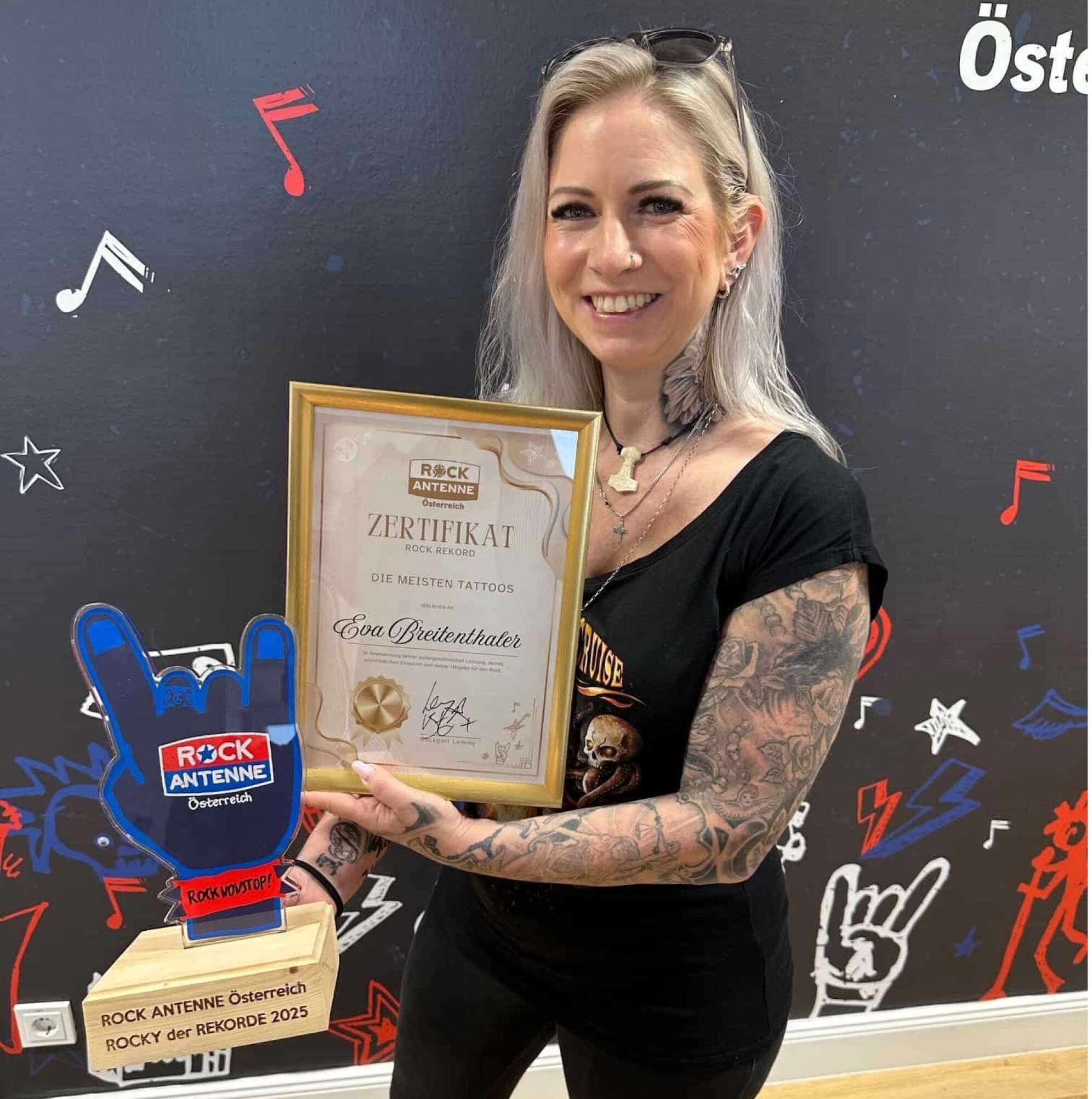 Eva aus Wien gewinnt den Rocky der Rekorde in der Kategorie "Meiste Tattoos"