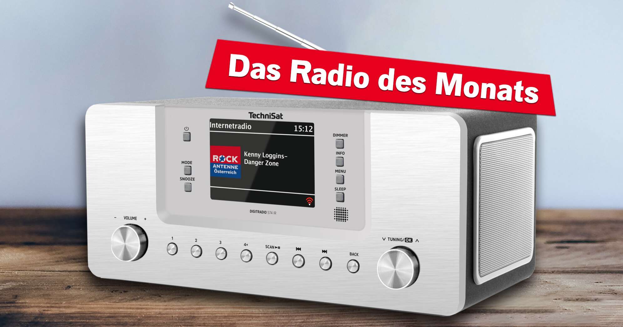 Radiogerät des Modells "Digitradio 574 IR" von Technisat mit dem Schriftzug "Das Radio des Monats"