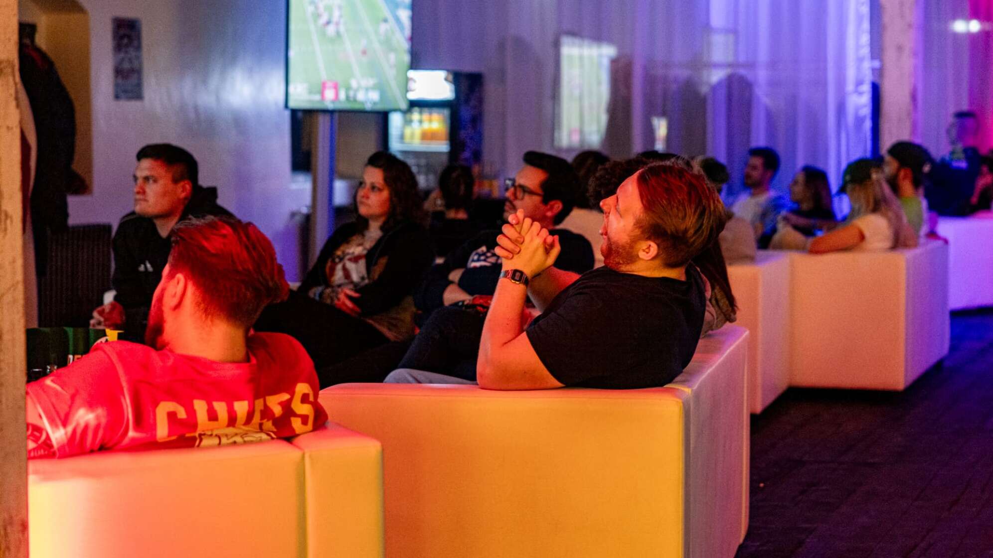 ein Blick in den VIP-Bereich bei der Football-Party in der Ottakringer Brauerei