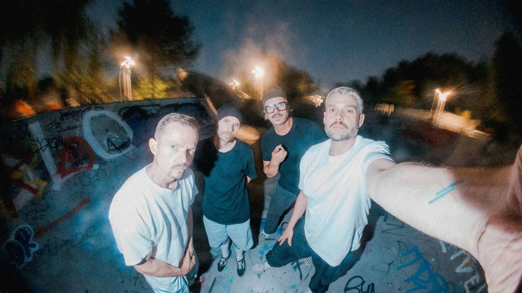 die vier Mitglieder von H-Blockx blicken in die Kamera