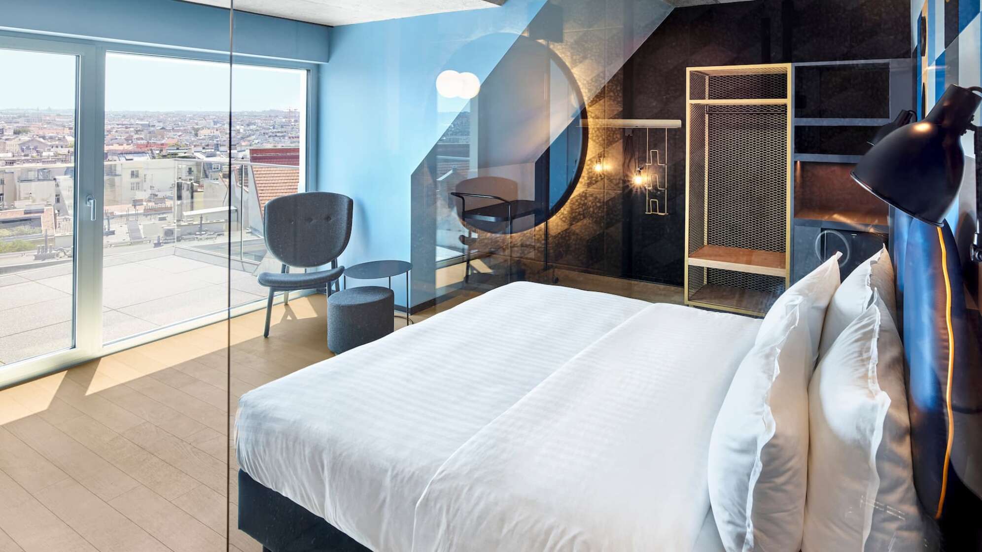 ein Blick auf einen Loft-Raum im Jaz in the City-Hotel in Wien