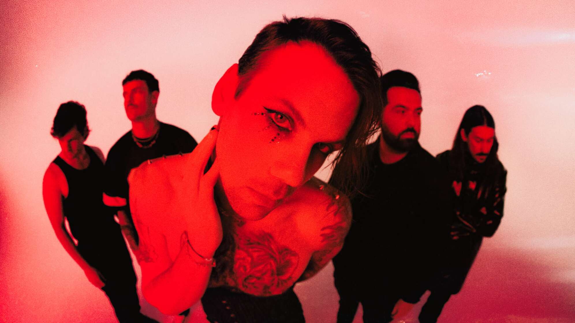 die Bandmitglieder von Beartooth blicken in die Kamera