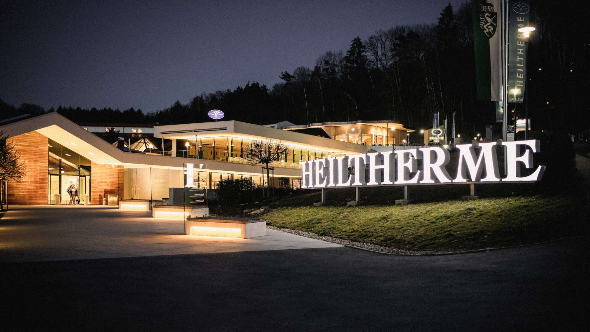 Bild des Vorplatzes vom Heilthermen Resort Bad Waltersdorf