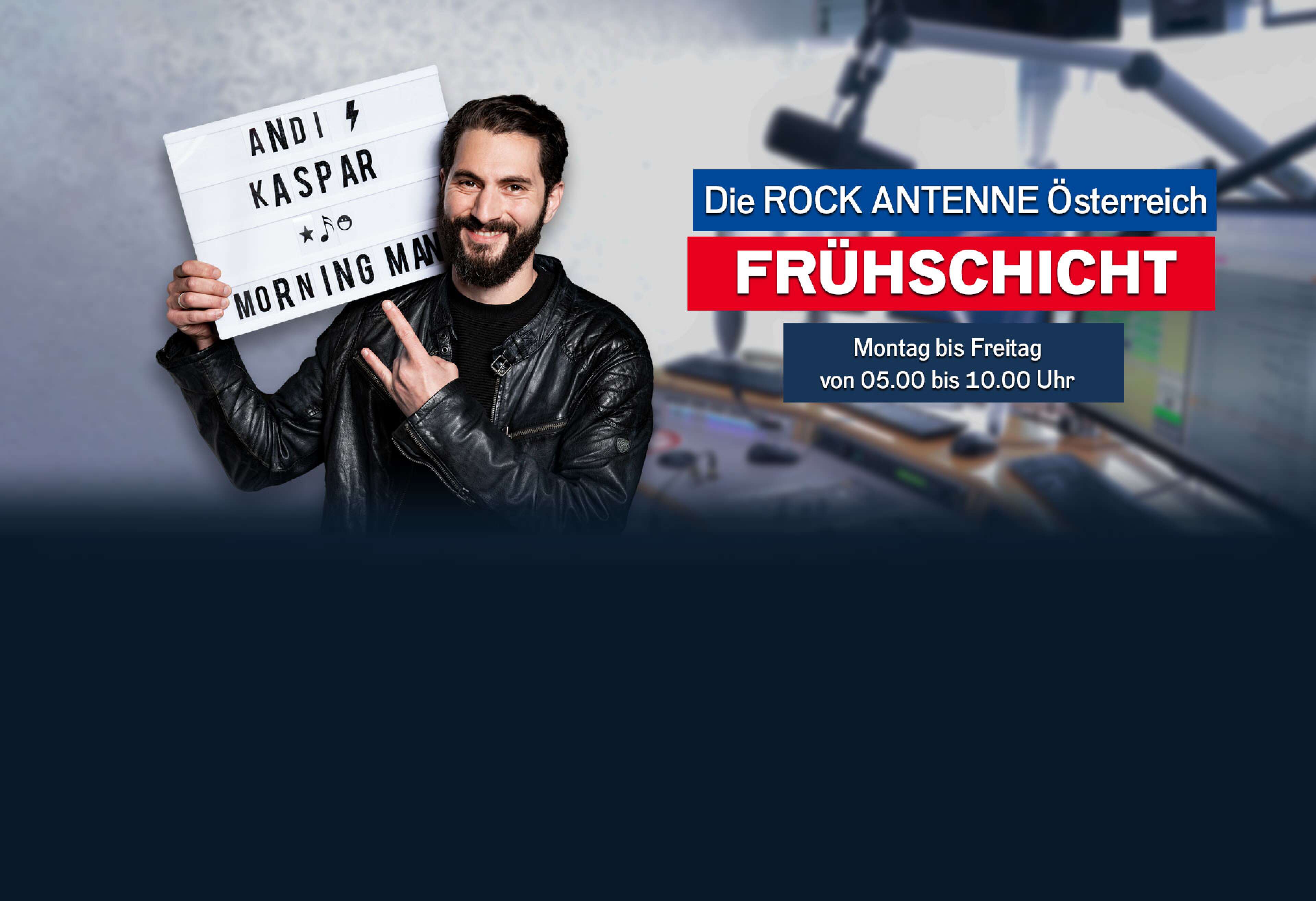 Barny Barnsteiner mit der Aufschrift "Die ROCK ANTENNE Österreich Frühschicht - Montag bis Freitag von 05.00 bis 10.00 Uhr""