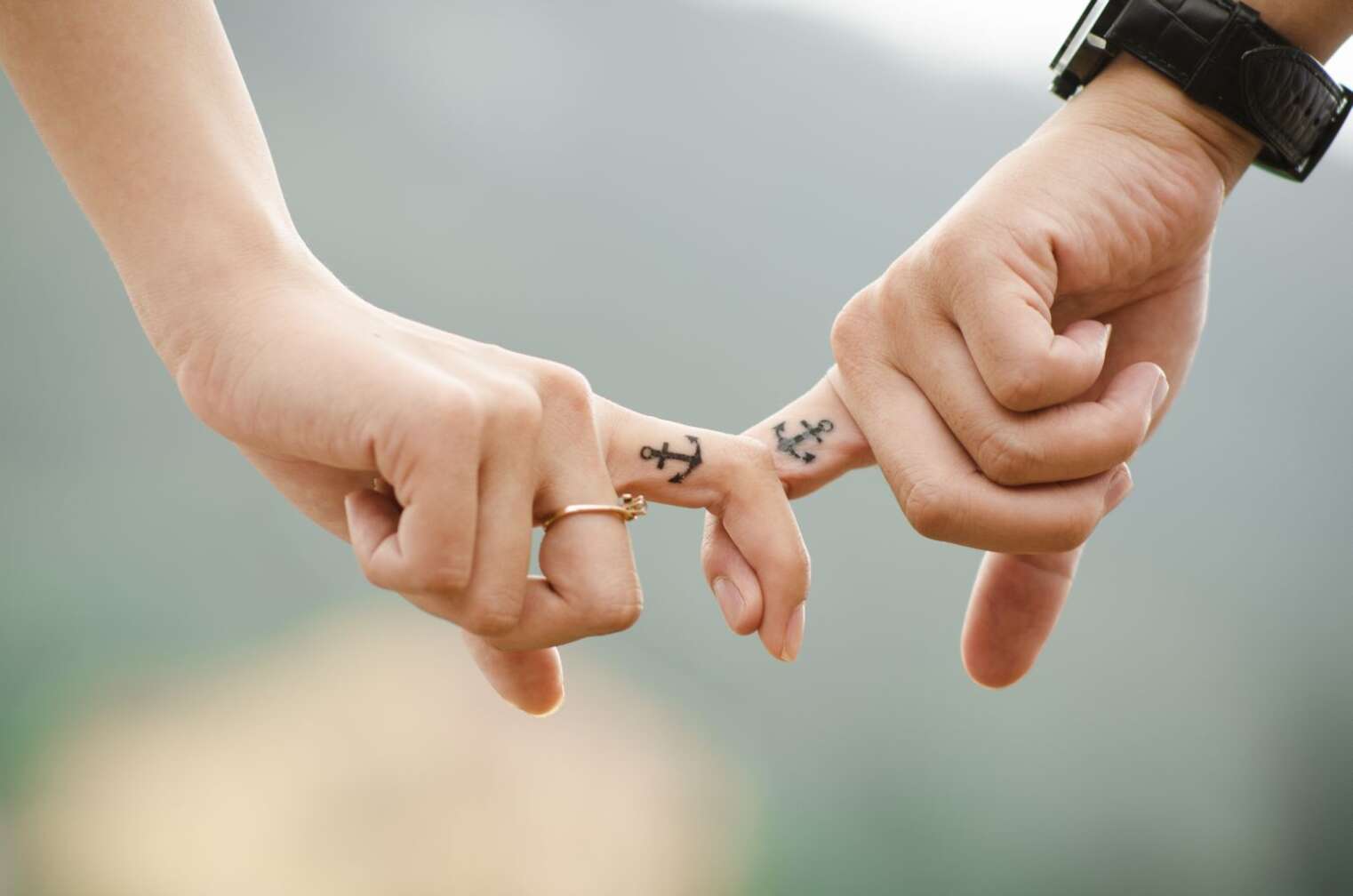 Paar mit Partner-Tattoo
