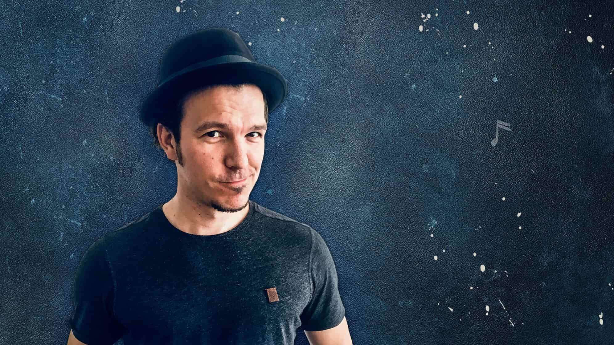 Teamfoto von ROCK ANTENNE Österreich Moderator Nils (Rock-Cast 114)