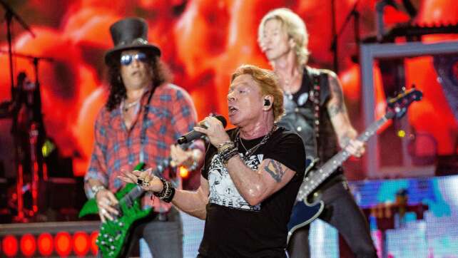 Guns N' Roses: Welttournee & neue Singles